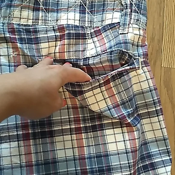 Nautica Men's Plaid Shorts. Size 36 - Picture 6 of 10